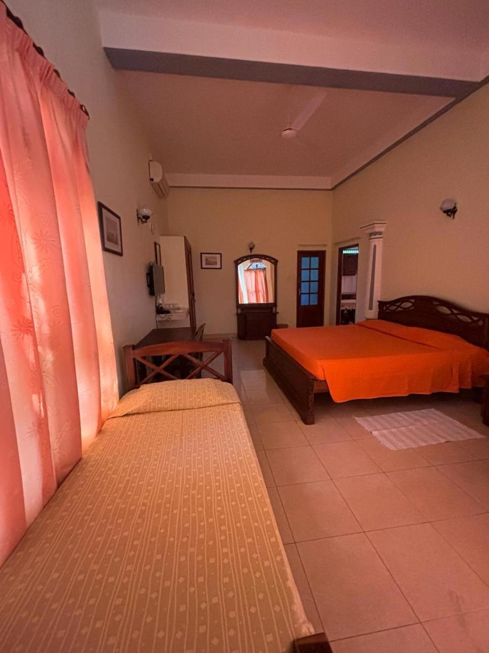 Village Inn Resort 尼甘布 客房 照片
