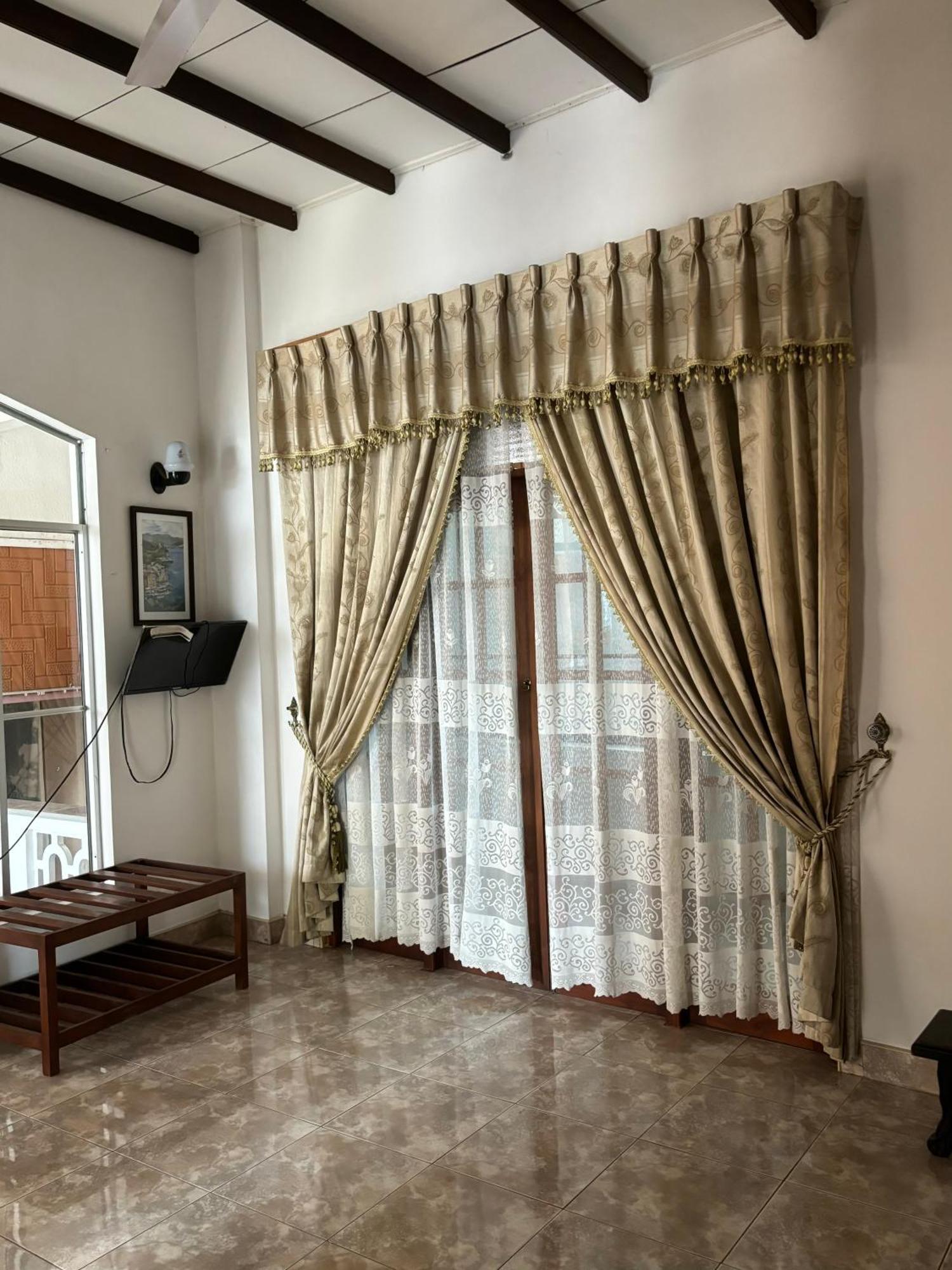Village Inn Resort 尼甘布 外观 照片